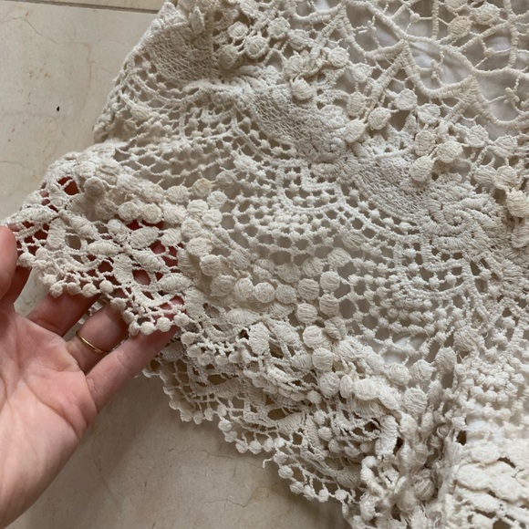 KimChi Blue Cream Lacy Shorts Sz 2 Zipper Closure - Picture 2 of 5